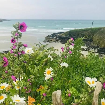 Long Quay Apartments, *