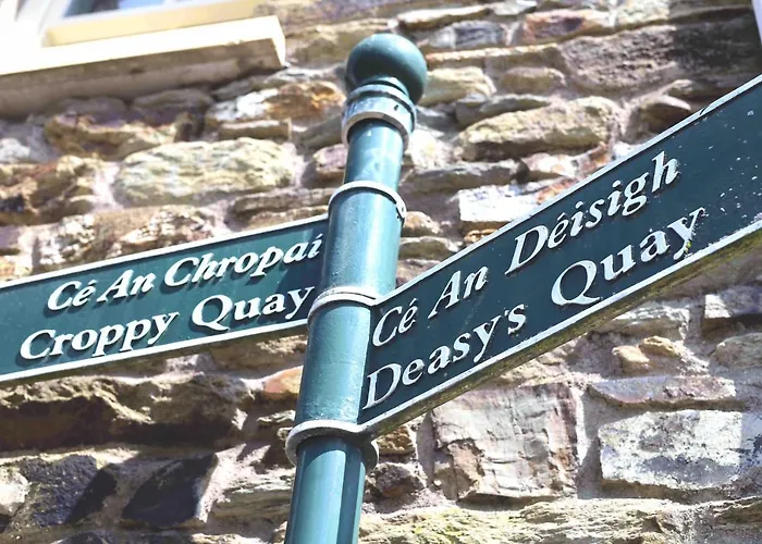 Long Quay Apartments, *